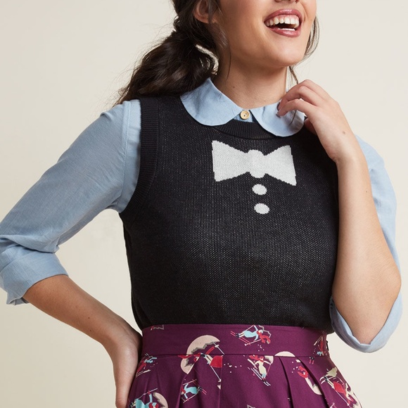 Modcloth Sweaters - ModCloth Bow Tie Knit Vest 1X